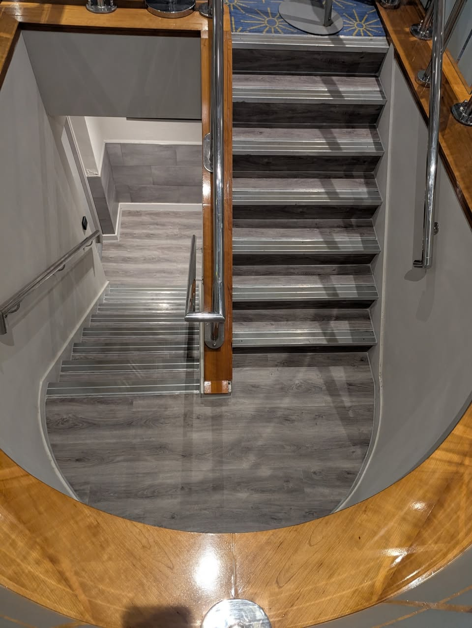 Marine vessel stairwell flooring